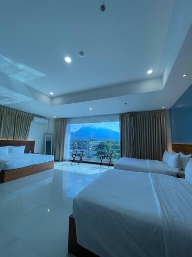 Estela's Hotel and Event Center