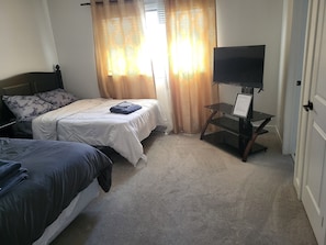 Zimmer, 1 Queen-Bett, Nichtraucher | Bügeleisen/Bügelbrett, kostenloses WLAN