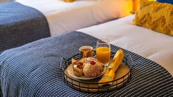 5 bedrooms, iron/ironing board, free WiFi, bed sheets