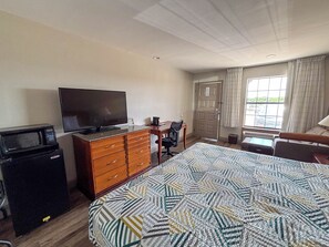 Kannettavalle tietokoneelle sopiva työtila, ilmainen Wi-Fi