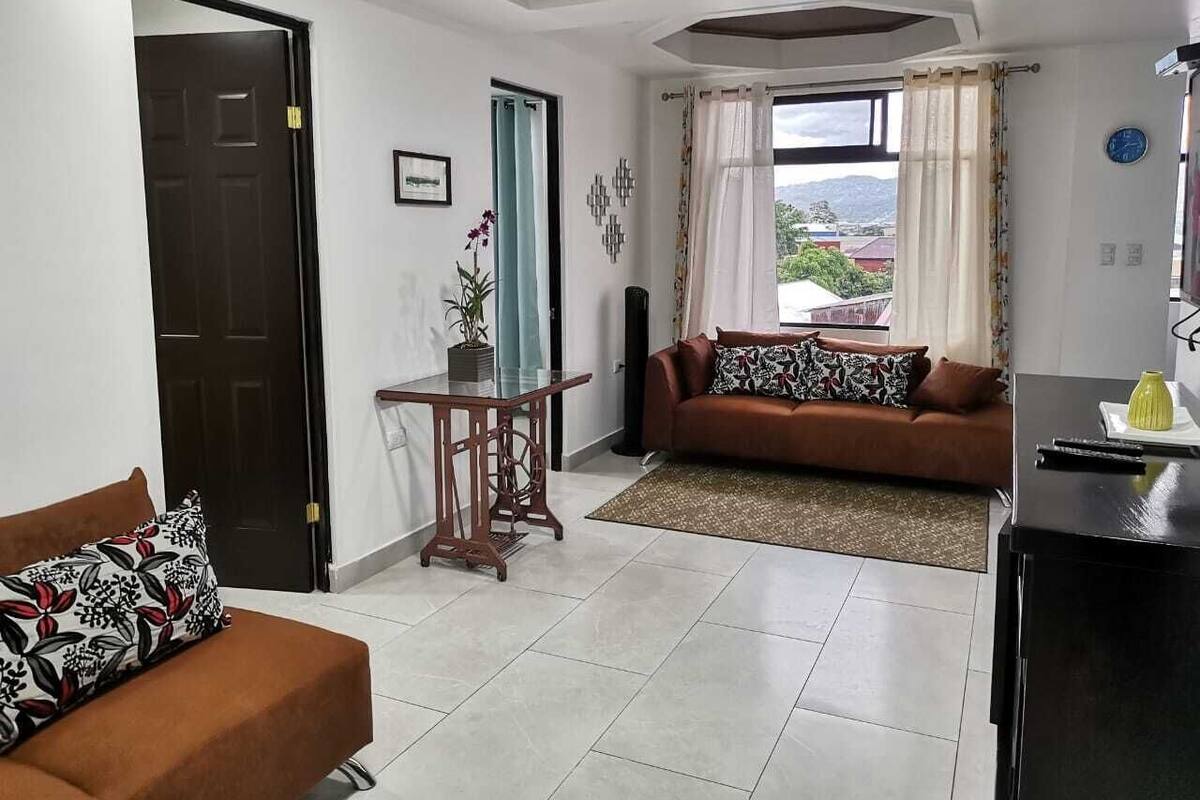 Family Apartment, City View | Living area
