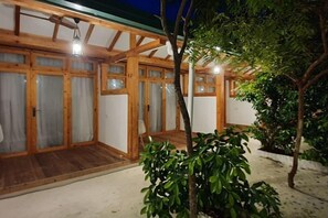 Terrace/patio - Origami Inn Himandhoo (Himandhoo)