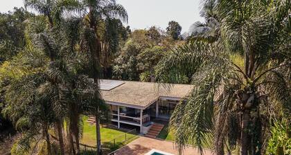 Arquitetura única na Granja Viana