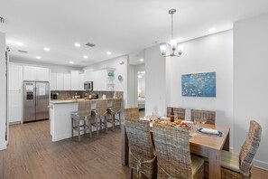 Dining - Sombrero Getaway: Poolside Retreat with Canal Views (Marathon)