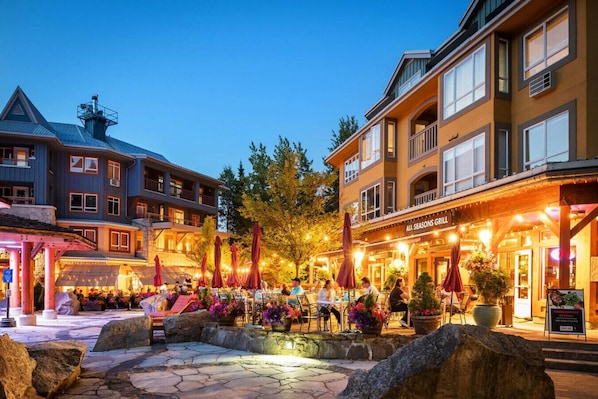 Outdoor dining - Central Location w/ Incredible View at Eagle Lodge (Whistler)