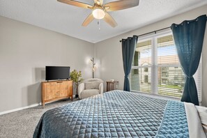 2 slaapkamers, een bureau, een strijkplank/strijkijzer, gratis wifi