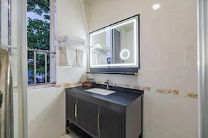 Cribs/infant beds - Jindun Villa Hostel (Emeishan)