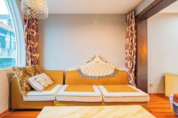 Cribs/infant beds - Jindun Villa Hostel (Emeishan)