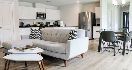 Contemporary 3BR Home for 30+ Days