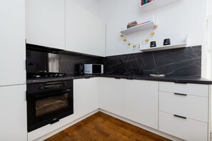 Fridge, microwave, oven, stovetop - Cozy Apartment Malta Lake with Parking - Rentujemy (Poznan)