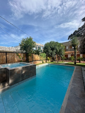 Outdoor pool, open 9:00 AM to 9:00 PM, pool loungers - Buritaca House (Santa Marta)