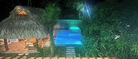 Außenpool, geöffnet von 09:00 Uhr bis 21:00 Uhr, Liegestühle