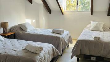 3 bedrooms, WiFi, bed sheets
