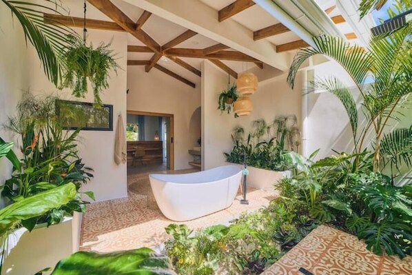 Spa - Casa Nalaya - Spectacular new private villa steps from the sea! (Costa Puerto Viejo de Talamanca)