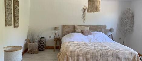 5 habitaciones, wifi y ropa de cama