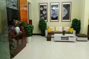 Interior - Longwangshan Shenglin Inn (Anji)