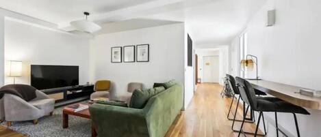 Télévision, chaîne hi-fi