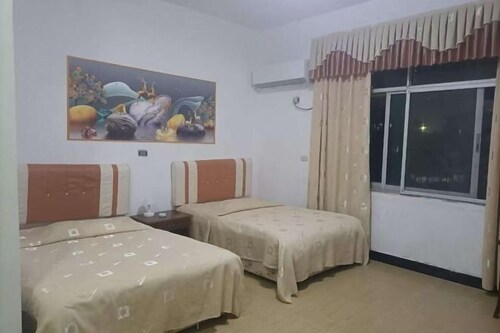 Fuyang Station Front Hotel