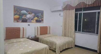 Fuyang Station Front Hotel