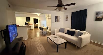 Nice private house near downtown Raleigh with WiFi, AC, heat