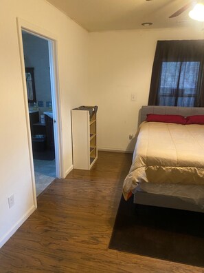 1 bedroom, iron/ironing board, WiFi, bed sheets - Nice private house near downtown Raleigh with WiFi, AC, heat (Raleigh)