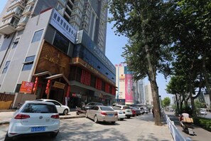 Unclassified image, 4 of 9, button - Sunshine Hotel Xijing Hospital (Xi'an)