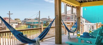 Hot Tub & Direct Beach Access: Walk, Drive or Cart