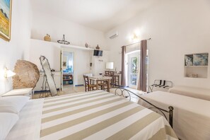 6 bedrooms, iron/ironing board, travel cot, free WiFi