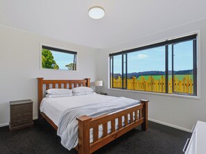 Room - Ocean View Beach Beauty - Tairua Holiday Home (Tairua)