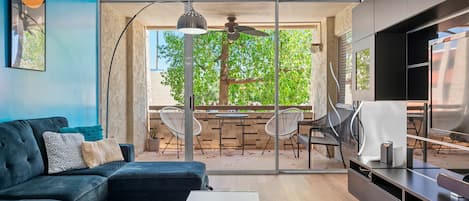 Classic Apartment | Living area | Flat-screen TV