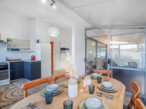 Coastal Break Bach - Whangamata Holiday Home