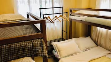 2 bedrooms, travel crib, free WiFi, bed sheets