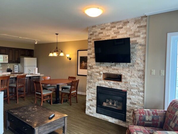 TV, fireplace