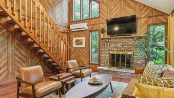 Smart TV, books, stereo