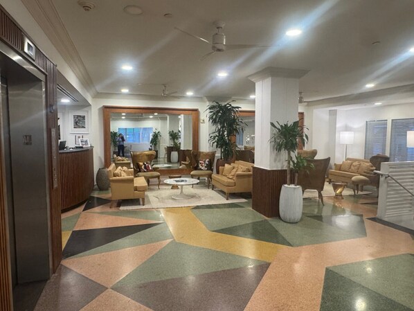 Reception - Townhouse Hotel (Miami Beach)