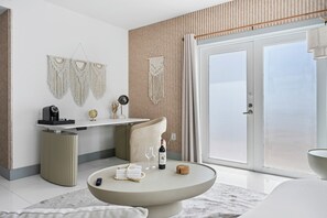 Penthouse City | Minibar, in-room safe, laptop workspace, iron/ironing board - Townhouse Hotel (Miami Beach)