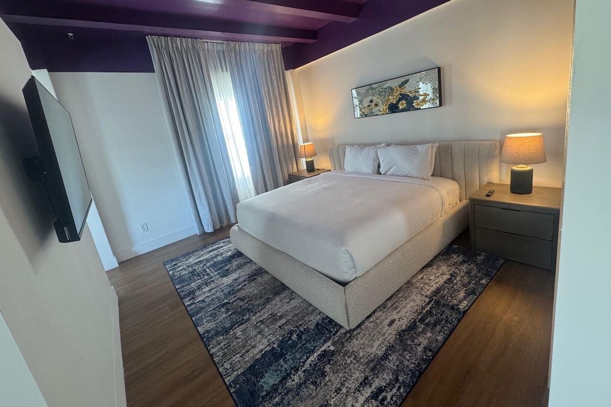 Coffres-forts dans les chambres, fer et planche à repasser