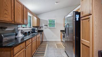 Réfrigérateur, micro-ondes, four, lave-vaisselle