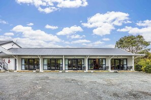 Exterior - Sun Valley Motel - Unit 8 (1 bedroom) (Wellsford)