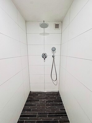 Bathroom - Cosy Studio in city center (Luxembourg City)