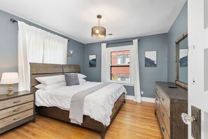 5 habitaciones, tabla de planchar con plancha, wifi y ropa de cama
