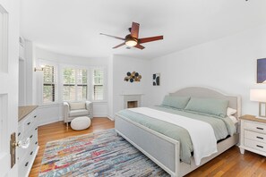 5 bedrooms, iron/ironing board, WiFi, bed sheets - Spacious 5-bedroom house with WiFi and AC in charming Kansas City (Kansas City)