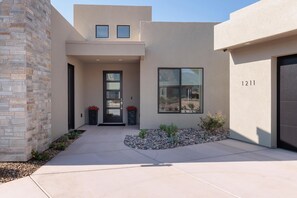 ハウス ベッド (複数台) (Doonbeg Castle) | 外観