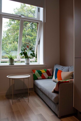 Stylish & Modern 2BR Apt, 4min Subway to Oslo City