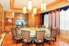 Restaurant - Urumqi Zhejiang North Hotel (Furunde Shopping Center Xinjiang Ancient Ecological Park Store) (Urumqi)