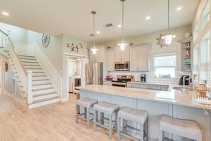 House (3 Bedrooms) | Interior - Canal-front Home, Walk to Sea Isle Beach! (Galveston)