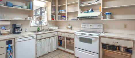 Rumah (6 Bedrooms) | Interior