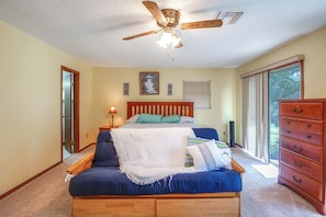 House (6 Bedrooms) | Interior - Lake Winnott Home w/ Boat Ramp & Dock (Hawthorne)