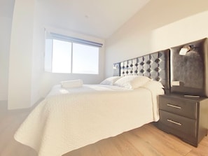 1 bedroom, desk, iron/ironing board, travel crib - Large and spacious apartment, well equipped and located (Cochabamba)