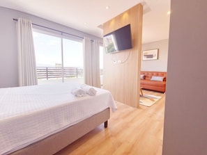1 bedroom, desk, iron/ironing board, WiFi